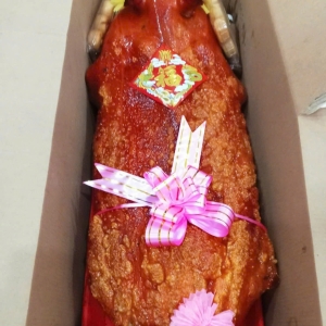 nguoi-an-kieng-co-nen-an-heo-quay-giai-dap-thac-mac-cho-ban-dang-an-kieng