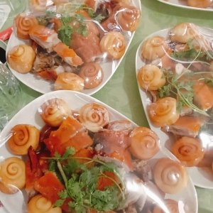 mua-heo-quay-mieng-ngon-tai-quan-1